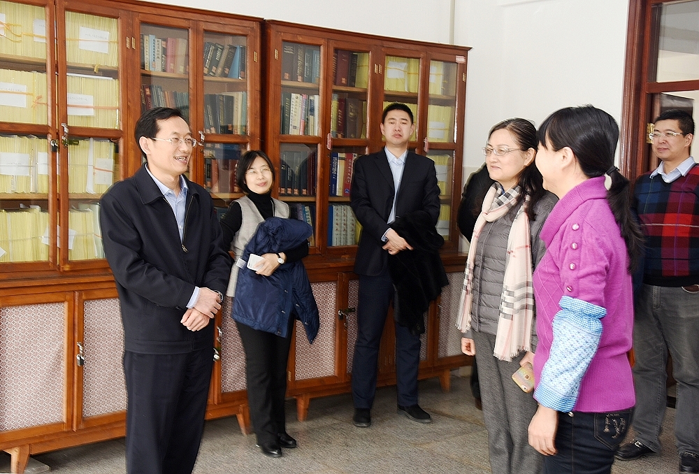 王福学在基础医学院检查、慰问