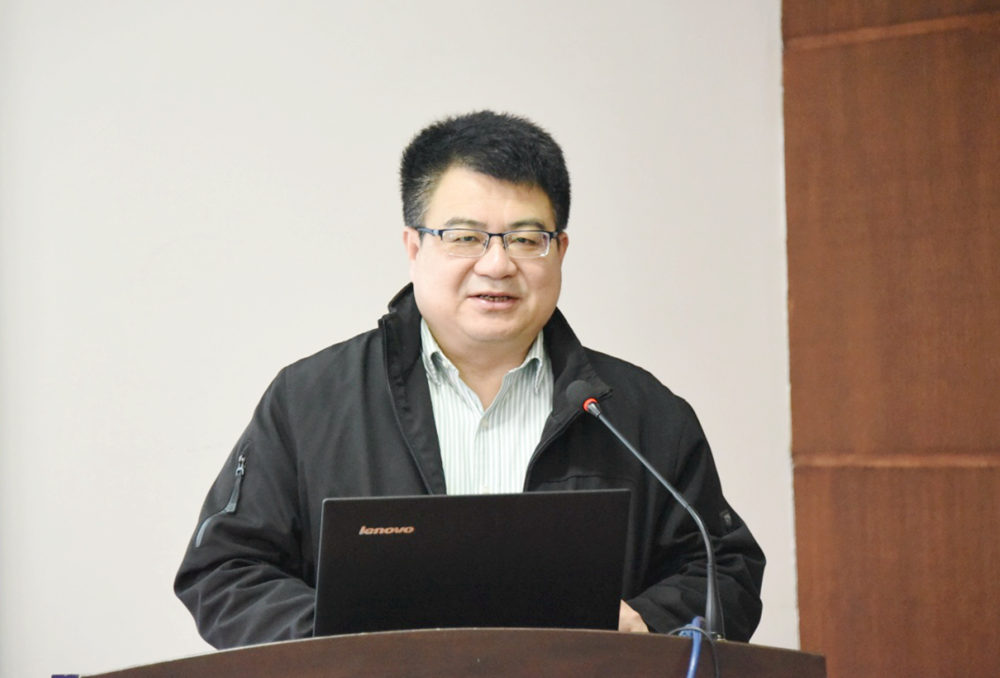 福建中医药大学校长李灿东教授作汇报