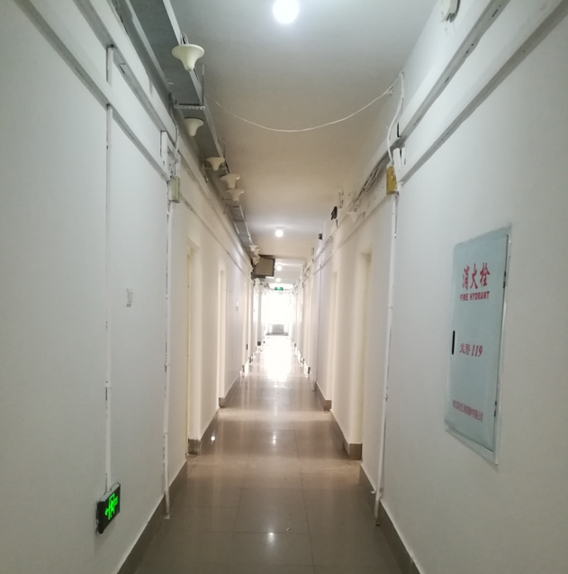粉刷后的学生公寓墙面