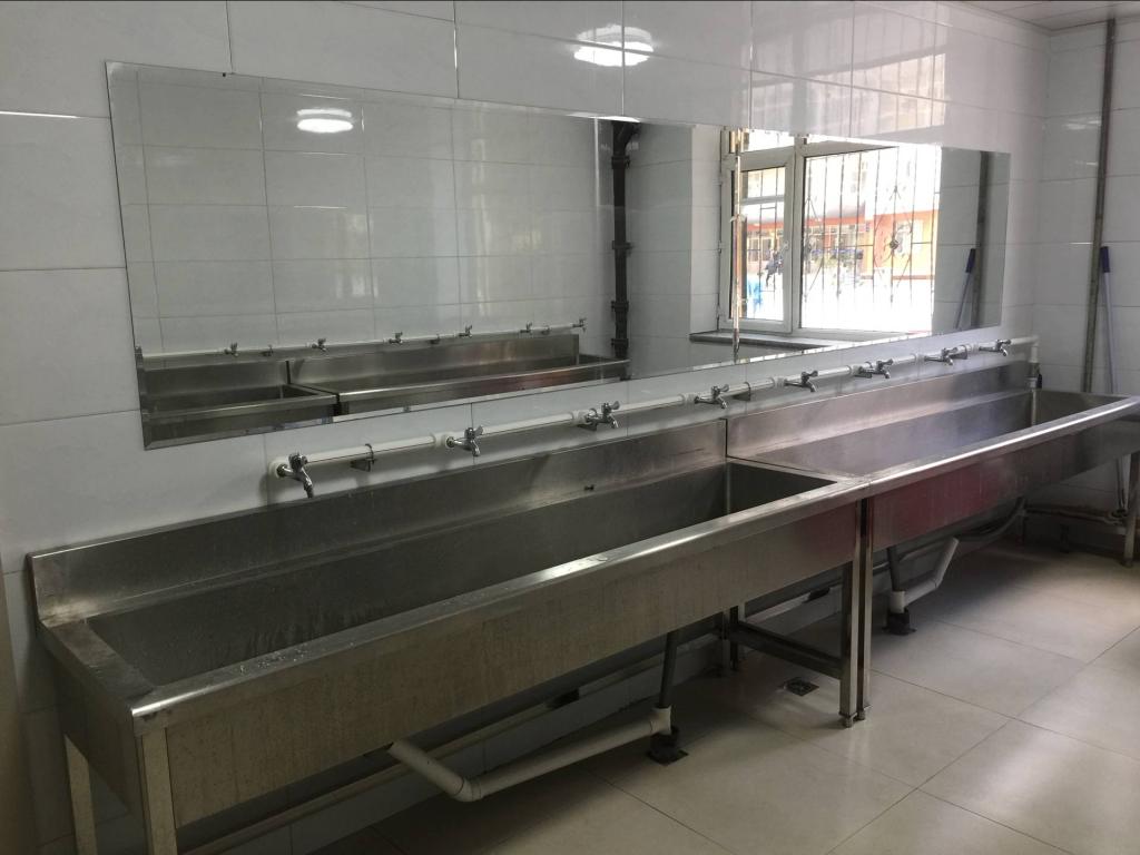 改扩建后的学生公寓区卫生设施