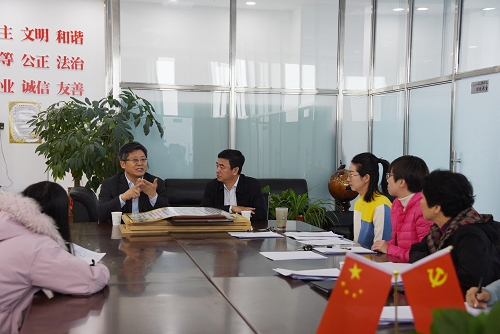 在人文与管理学院参加本科生毕业论文开题答辩会
