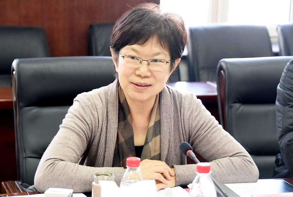 省教育厅巡视员、党组成员尹晓岚同志出席会议并对民主生活会总体情况进行点评